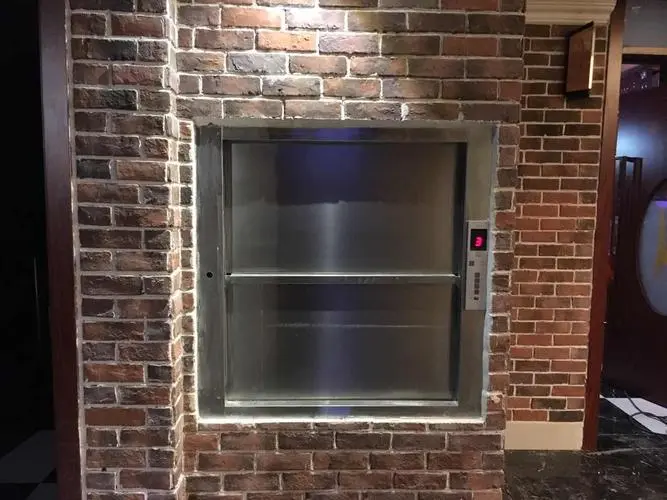 窗口式电梯